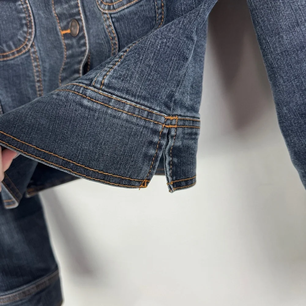 FUBU Blue Denim Snap Front 2 Chest Pockets Cropped Jean Jacket Women's Small‎